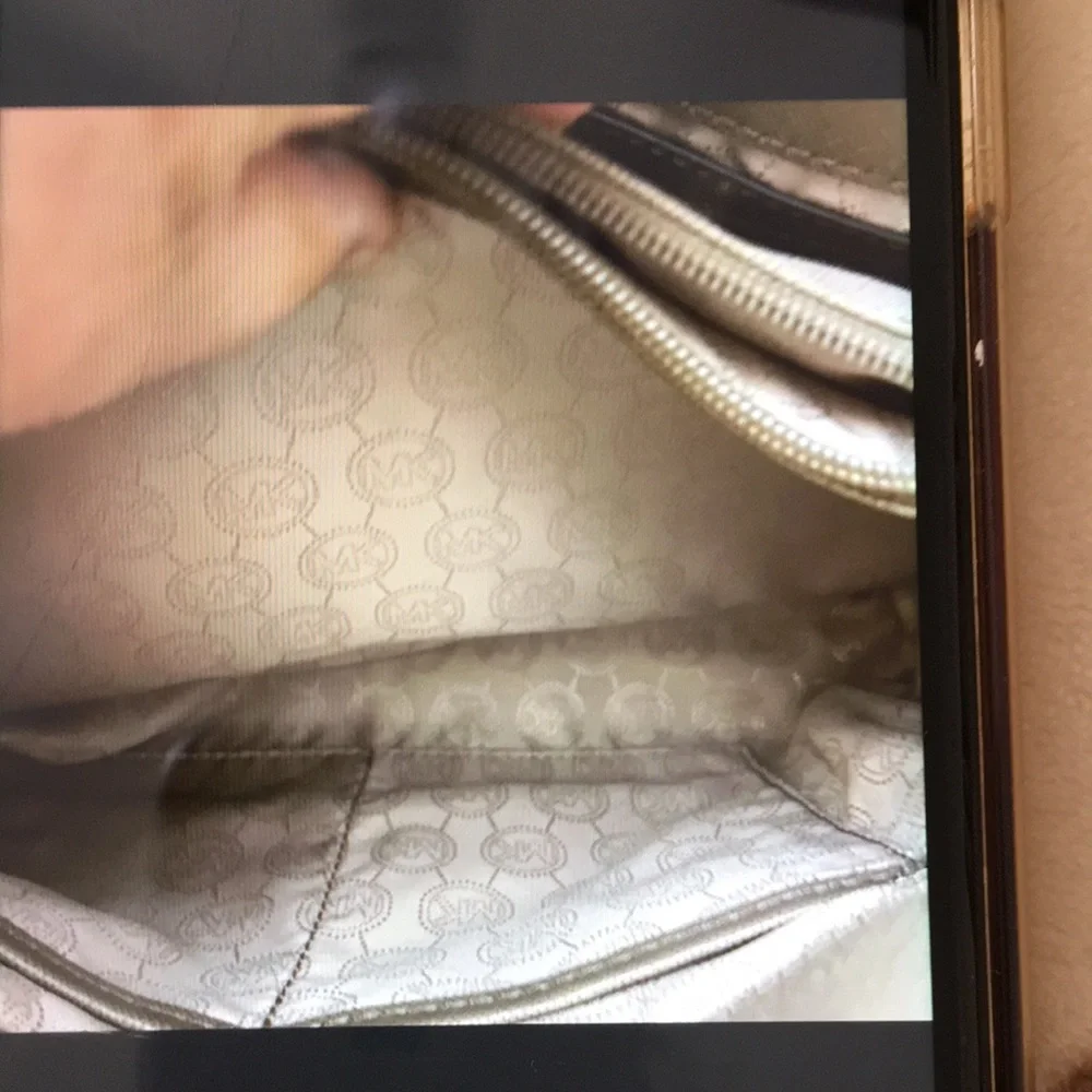 Michael Kors Hamilton - Picture 3 of 8